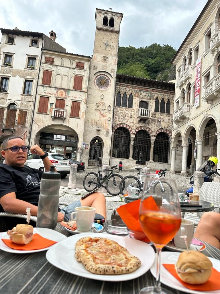 Coffee and pizzette in the piazza at Vittorio Veneto